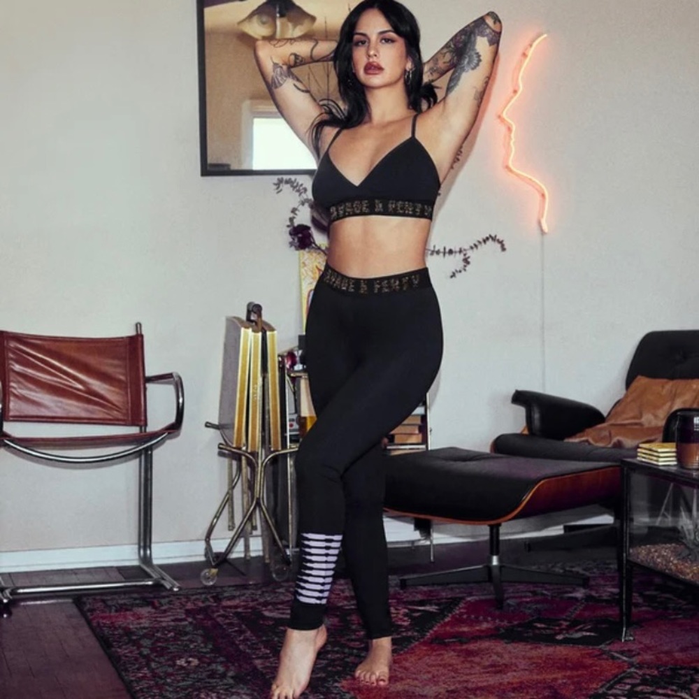 New Medium Black Savage Leggings